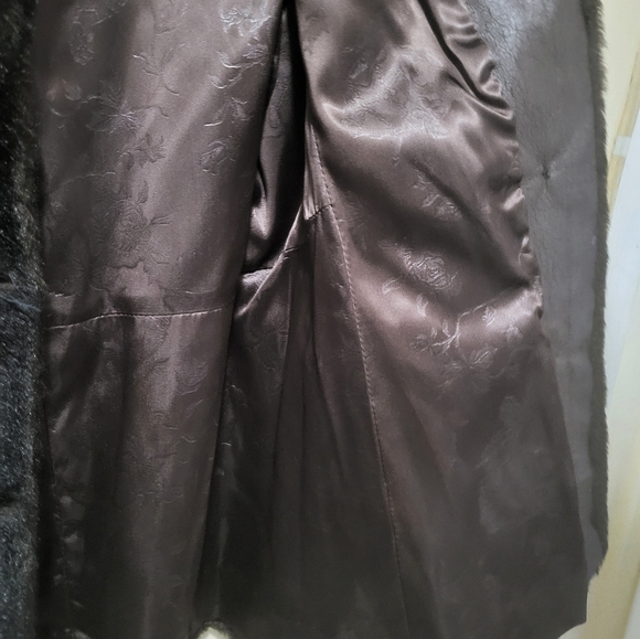 Faux Fur coat - Picture 6 of 11